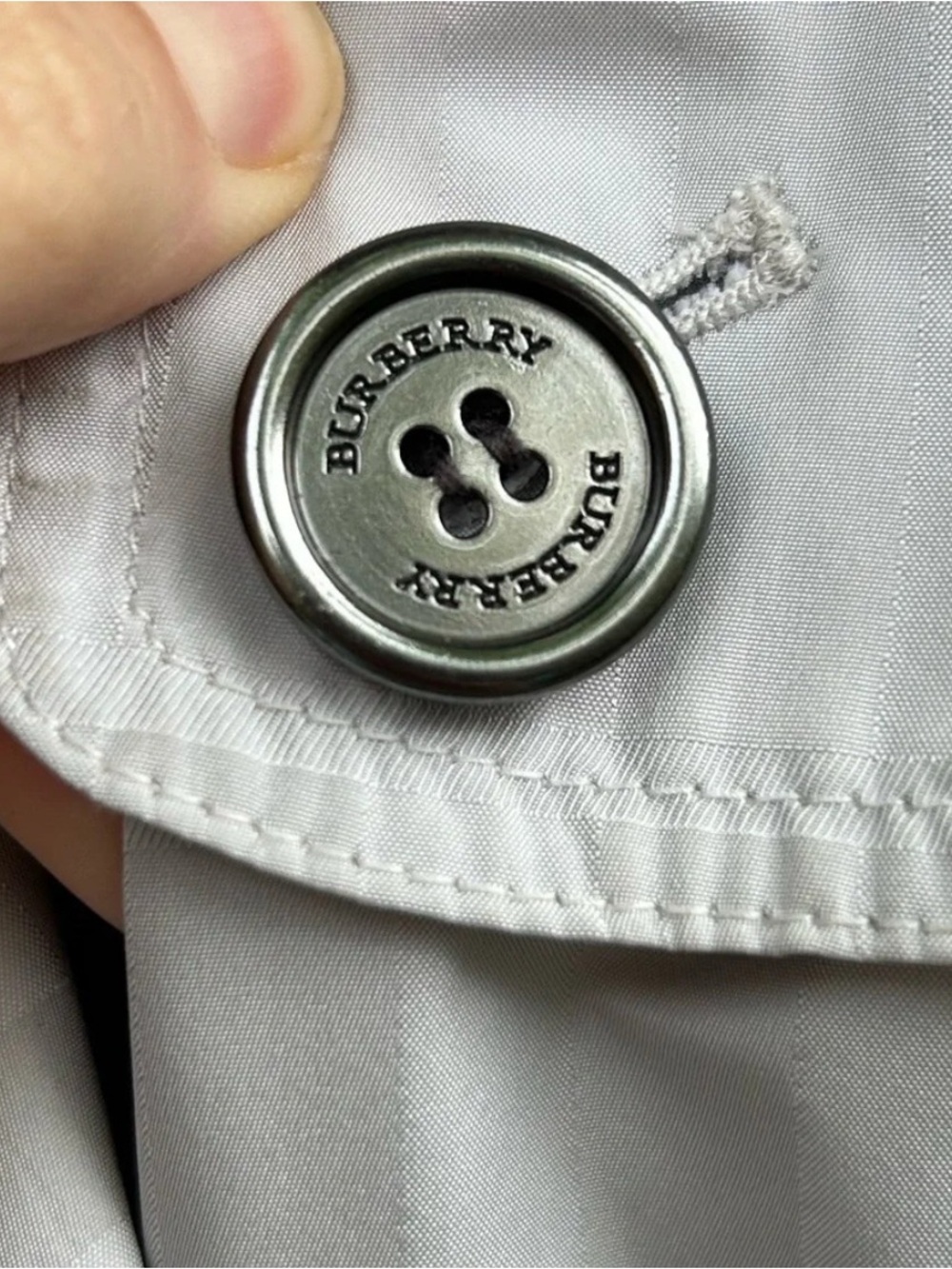 Burberry Grey Plaid Short Trench (Size 8) - Picture 5 of 13